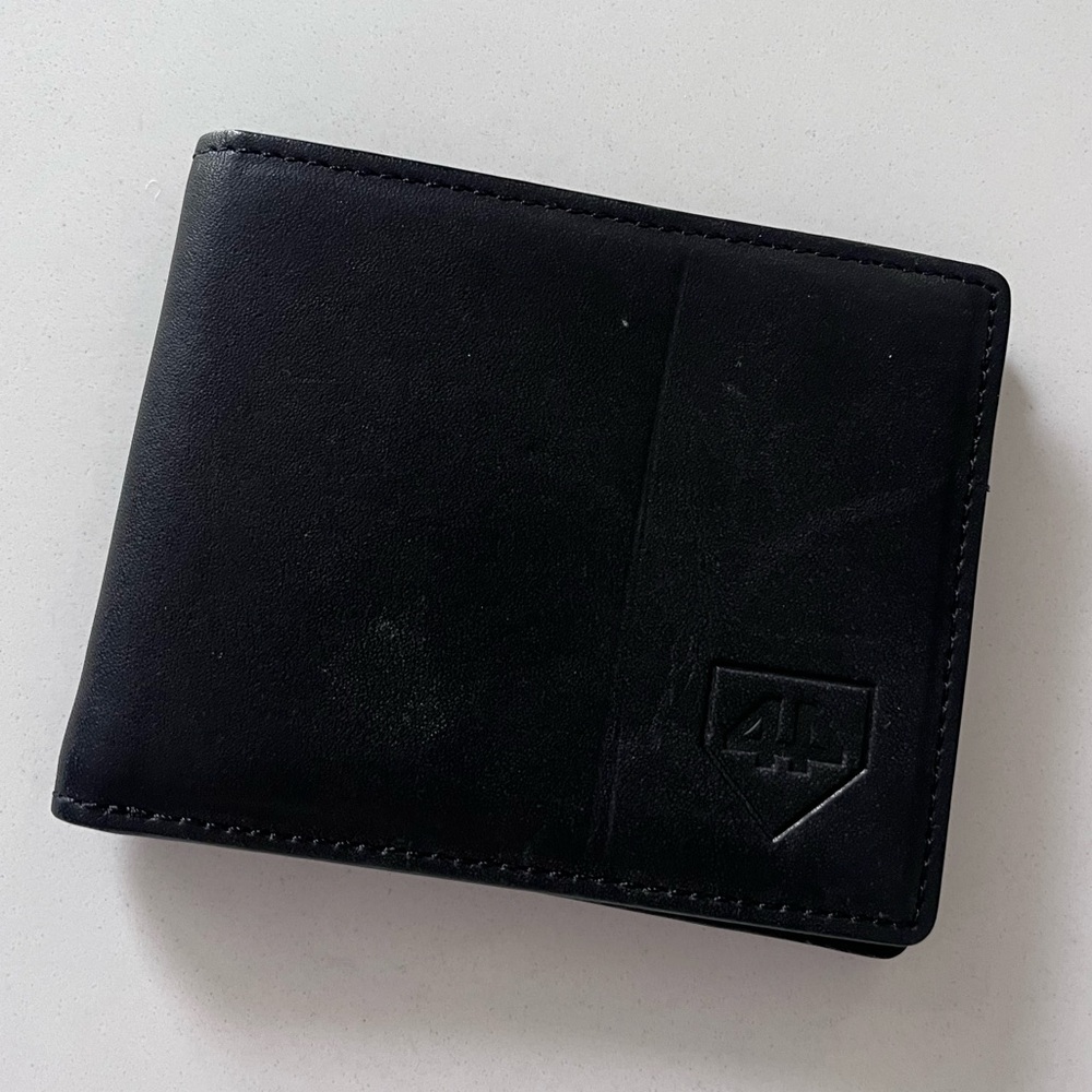 Men's 44pro Black Bifold Wallet